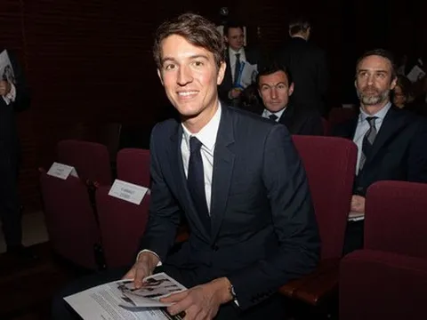 Lộ danh tính quý tử nhà tỷ phú giàu thứ 2 thế giới: Trở thành CEO khi mới 25 tuổi, là ứng cử viên sáng giá “kế vị” cha