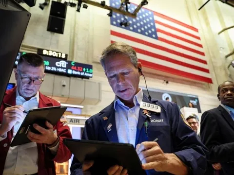 Phố Wall chờ đợi báo cáo thu nhập của các gã khổng lồ công nghệ