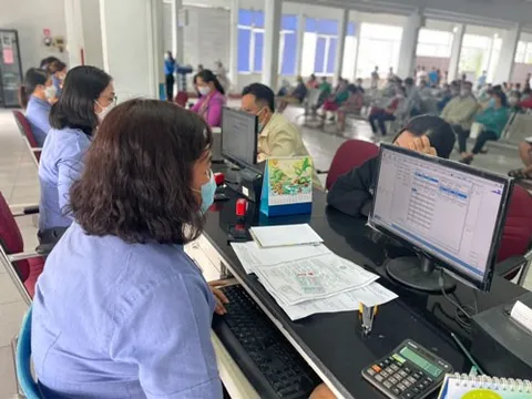 Ngày đầu bán vé tàu Tết: Hơn 20.000 người yên tâm