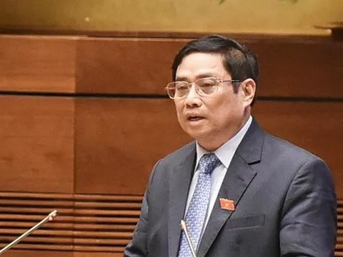 Thủ tướng cùng 4 Bộ trưởng, trưởng ngành trả lời chất vấn