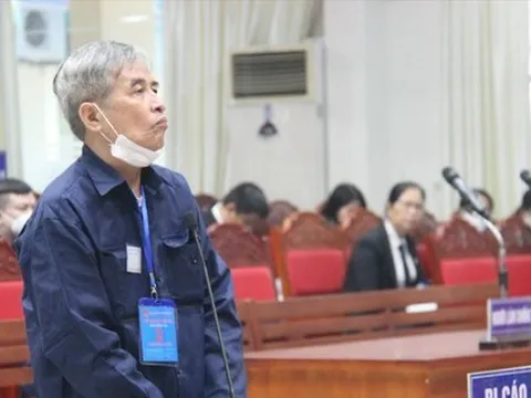 Vụ buôn lậu gần 200 triệu lít xăng: Cựu cán bộ hải quan nhận bao nhiêu tiền hối lộ?