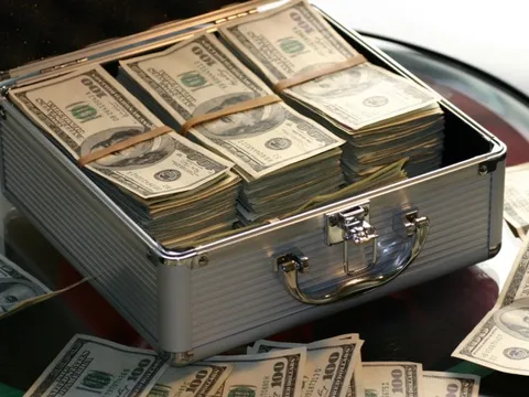 Vì sao giới nhà giàu chưa có kế hoạch để con cháu thừa kế tài sản? Tiền nhiều nhưng lắm bế tắc