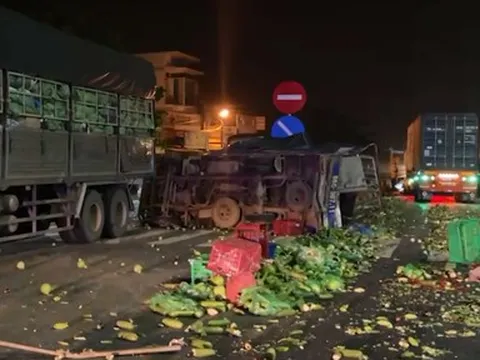 Tai nạn liên hoàn giữa 3 xe ô tô ở Bình Thuận, 2 người thương vong