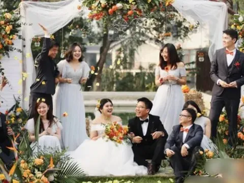 Cô dâu vẽ phác thảo, chú rể tự tay làm một đám cưới cực kỳ độc lạ