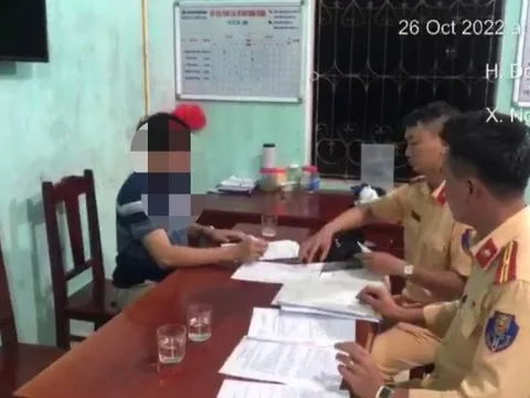 Đi ngược chiều trên cao tốc Hà Nội - Lào Cai, tài xế ô tô bị phạt 17 triệu đồng