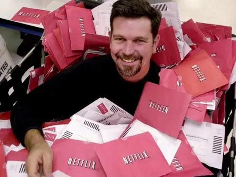 Từ một đơn vị cho thuê DVD qua bưu điện ở Mỹ, điều gì khiến Netflix soán ngôi Hollywood, trở thành đế chế phim trực tuyến thống trị toàn cầu?