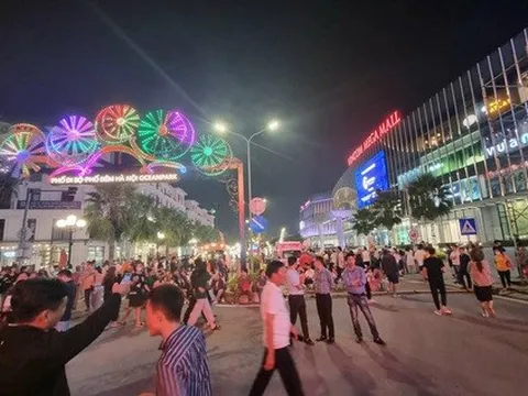 Hà Nội có khu phố ẩm thực xuyên đêm đầu tiên