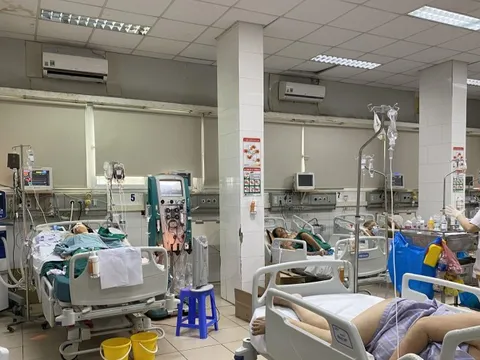 Chăm sóc người bệnh sốt xuất huyết tại nhà như thế nào để tránh biến chứng nặng?