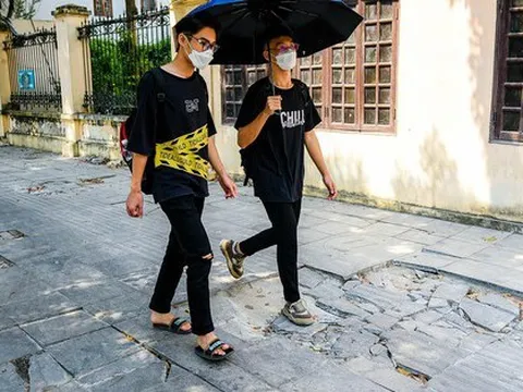 Đá lát vỉa hè tuổi thọ 70 năm vỡ nát sau thời gian ngắn sử dụng