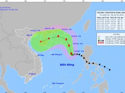Bão số 7 trên Biển Đông có xu hướng mạnh dần
