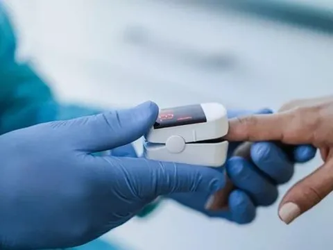 Làm thế nào để biết khi nào lượng oxy trong máu quá thấp?