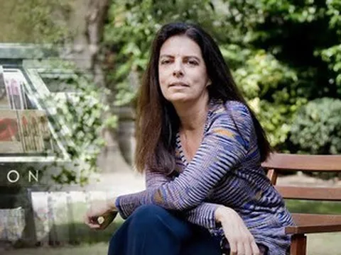 Cuộc đời sóng gió của nữ tỷ phú giàu nhất thế giới: Tiểu thư tài phiệt sống cực kín tiếng, mẹ đẻ suýt từ mặt vì kiện tụng giành quyền thừa kế