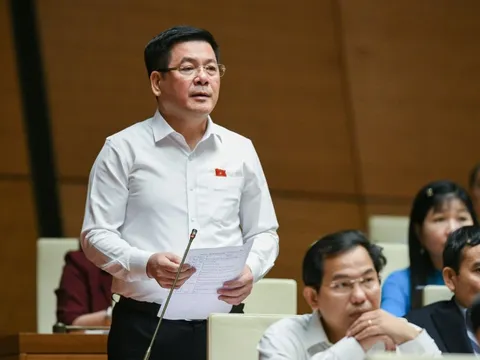 Bộ trưởng Nguyễn Hồng Diên: Cả chục hồ sơ xin cấp phép kinh doanh xăng dầu trên bàn lãnh đạo bộ