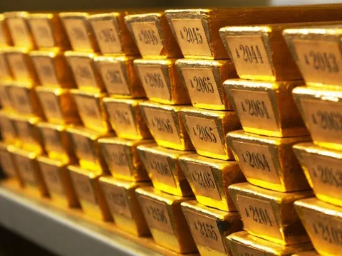 Giá vàng thế giới tuần qua tăng gần 2%