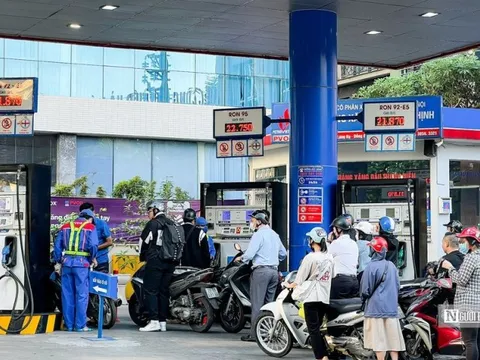 Các "ông lớn" xăng dầu có thực sự càng làm càng lỗ?