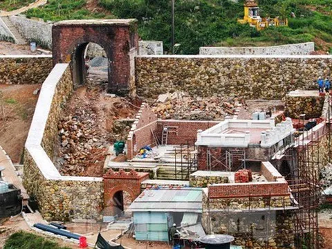 Cận cảnh tôn tạo, phục dựng 'Thiên hạ đệ nhất hùng quan'