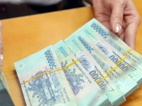 Cổ phiếu lao dốc, lãnh đạo nhiều doanh nghiệp xuất kho ngàn tỷ mua ‘đỡ giá’?