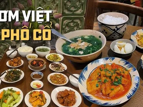 Những hàng cơm Việt giữa lòng phố cổ có giá bán từ bình dân đến cao cấp