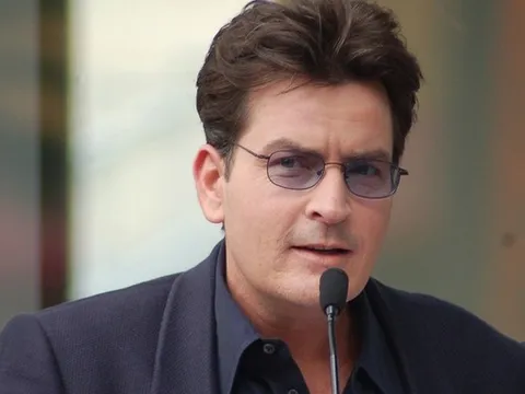 “Ngôi sao truyền hình được trả lương cao nhất” phung phí khối tài sản 3,7 nghìn tỷ, rơi vào cảnh còng lưng gánh nợ