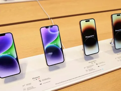 Sản xuất iPhone bị đình trệ, khách Việt đợi iPhone 14 thêm ‘dài cổ’, đại lý lo ‘vỡ kế hoạch’ Tết