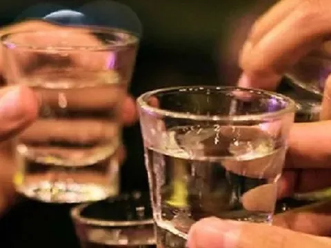 Kiên Giang: 14 người nhập viện do ngộ độc rượu, 3 người nguy kịch