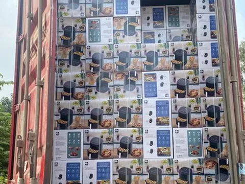 Phát hiện container vận chuyển hàng trăm nồi chiên không dầu không rõ nguồn gốc