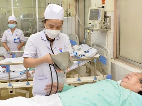 Nhân viên y tế không thể làm việc với dạ dày rỗng