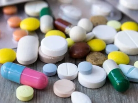 Người nổi tiếng quảng cáo thực phẩm chức năng, nếu hàng "rởm" xin lỗi là xong?