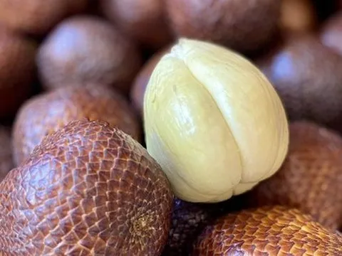 Loại quả bên ngoài thô ráp, bên trong đắt tiền gây 'sốt' chợ mạng