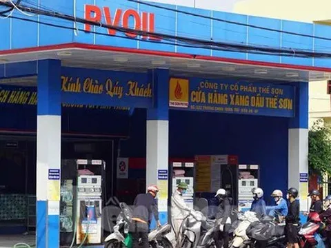 Một ngày 3 lần đi xếp hàng mới đổ được bình xăng