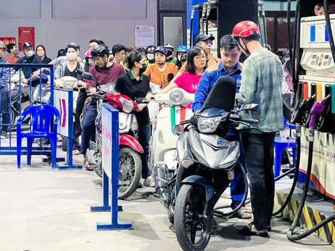 Thủ tướng: Khắc phục tình trạng thiếu hụt xăng dầu cục bộ ngay từ ngày 12-11