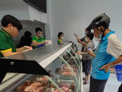 ‘Bầu’ Đức ra mắt trang thương mại điện tử bán thịt heo ăn chuối