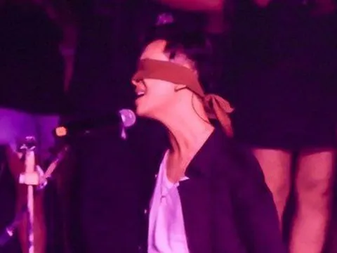 JustaTee cực nóng bỏng khi hát bài mới, Rhymastic diễn trên sân khấu bay độc lạ