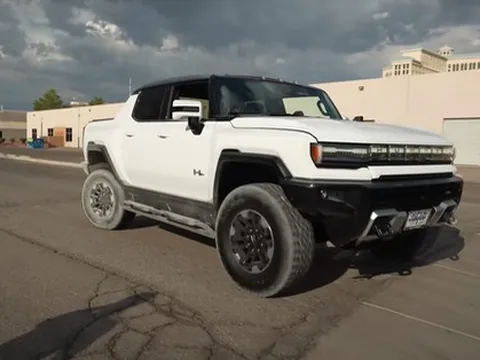 Bỏ gần 3 tỉ mua xe, chạy 15km bị hỏng, YouTuber đành bán lại giá rẻ