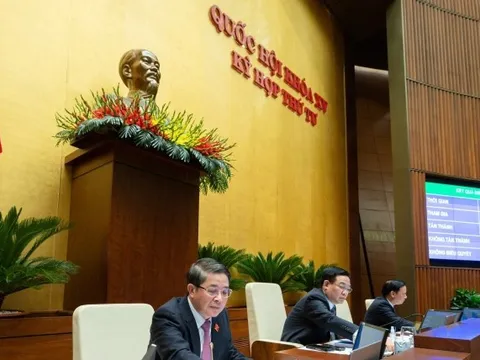 Quốc hội quyết tăng lương cơ sở lên 1,8 triệu đồng từ 1/7/2023