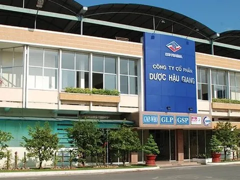 Bài toán kinh tế: Vì sao doanh nghiệp sở hữu lượng lớn tiền mặt nhưng vẫn đi vay ngân hàng?