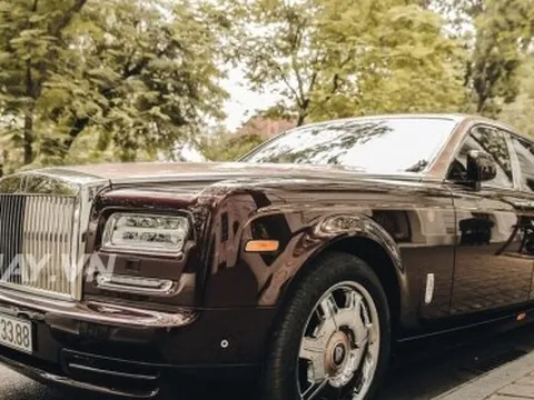 Chiếc Rolls-Royce Phantom Lửa Thiêng của ông Trịnh Văn Quyết tiếp tục 'ế' khách