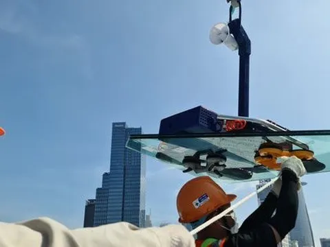 Cận cảnh giếng trời lấy sáng hiện đại của tuyến Metro số 1