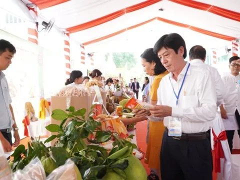 Tp.HCM và Vĩnh Long kết nối đầu tư du lịch, thương mại