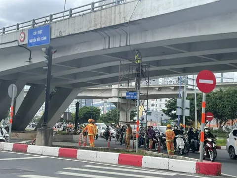 Khẩn trương giám định công trình cầu vượt Nguyễn Hữu Cảnh