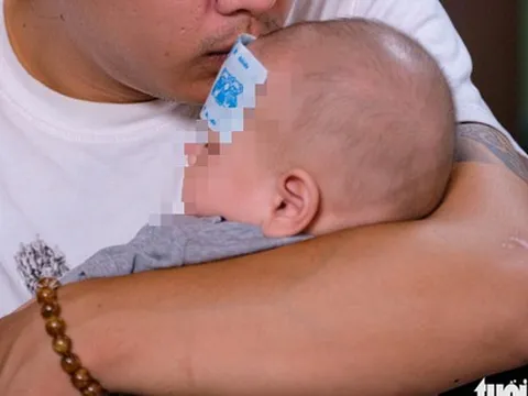 Mắc cúm A, B, sốt xình xịch có cần kiêng tắm?