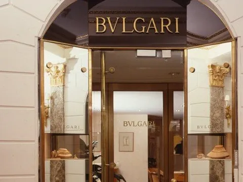 Bất chấp kinh tế suy thoái, nhà giàu và giới trẻ vẫn tăng tốc mua hàng xa xỉ