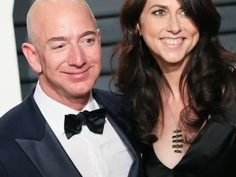 Vợ cũ cho đi tài sản mãi chưa hết, tỷ phú giàu thứ 4 thế giới Jeff Bezos khẳng định: Khó cho đi số tiền lớn một cách hiệu quả