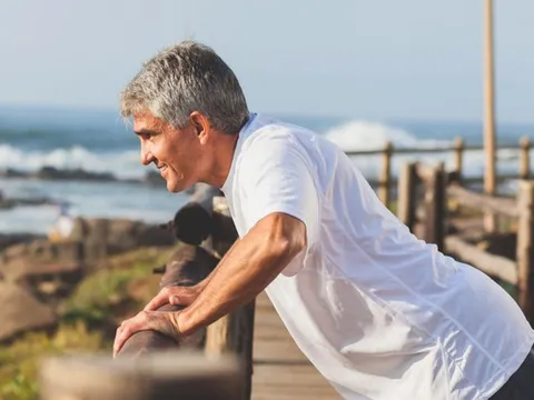 Đàn ông 45 tuổi vẫn làm được "4 nhanh" này thì cơ thể vẫn chưa già