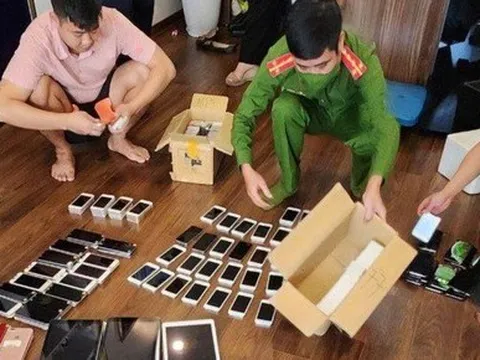 Hà Nội: Thu giữ 400 điện thoại iPhone không rõ nguồn gốc