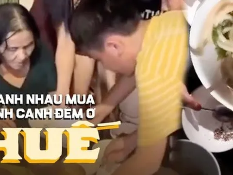 Hàng bánh canh khó mua nhất ở Huế: Vừa dọn hàng 10 phút đã hết, khách phải cầm tô chờ sẵn