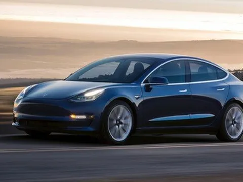 GM 'sửa hộ' hàng ngàn xe điện Tesla - Đôi bên có lợi