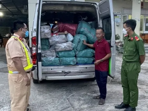 Bắt giữ đối tượng vận chuyển 300 kg pháo lậu
