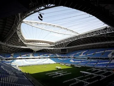 Sân cỏ World Cup đặc biệt của Qatar: Chi bộn tiền để nhập khẩu từ Mỹ, tốn 50.000 lít nước mỗi ngày!