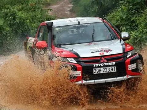 Đội đua Việt Nam lái xe vượt 1.200 km sang Thái thi đấu: 10 xe hậu cần, mượn cả xe biển số nước ngoài